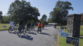 The voters arrive at Glenview Community Center as part of JUICE Orange Mound's Roll to Poll community initiative on Oct 27. (Ziggy Mack)