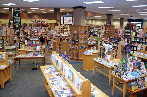Booksellers at Laurelwood is set to close next month after a 32-year tenure.