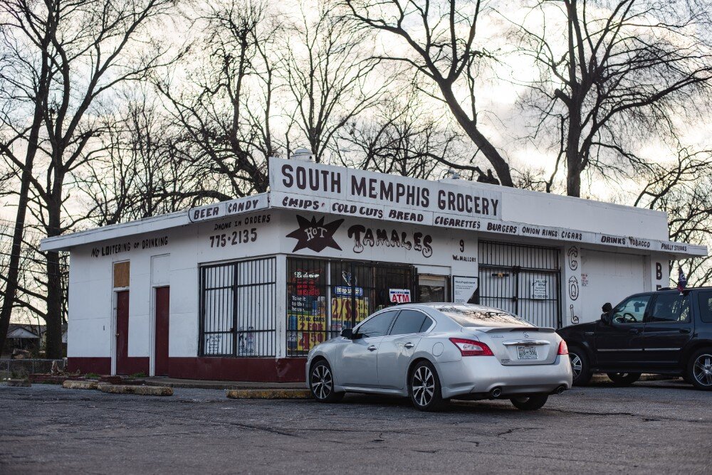 The South Memphis Market serves the neighborhood with staple items and hot food. (Malik Martin)