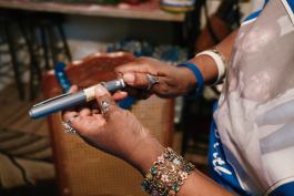 Betty Jones demonstrates the dosing mechanism of her insulin shot. She takes one dose in the morning and one does in the evening every day. (Brandon Dahlberg)