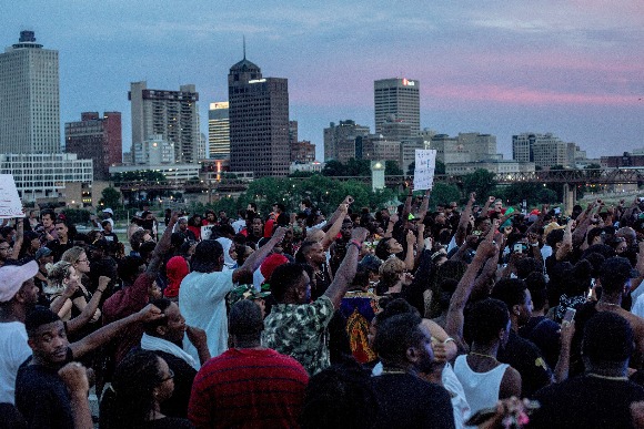 In the largest spontaneous protest in Memphis history, more than 1,000 people shut down the Hernando DeSoto Bridge in a demonstration of Black Lives Matter. 