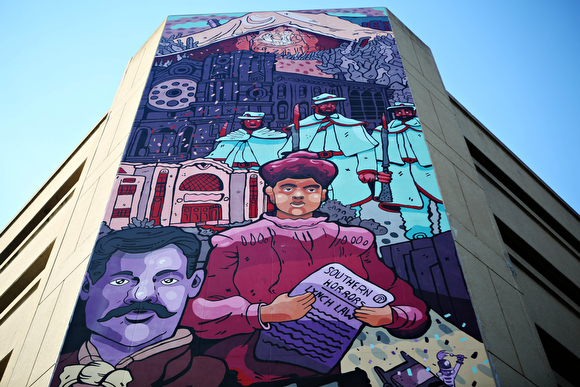  A Derrick Dent and Michael Roy mural honoring Memphis history stands on the corner of South Main and Dr. Martin Luther King Jr. Avenue.