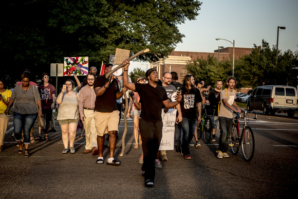 Folks start to march down Union Avenue during the solidarity demonstration.