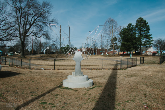 A sculpture by Pete Beeman along the hampline.