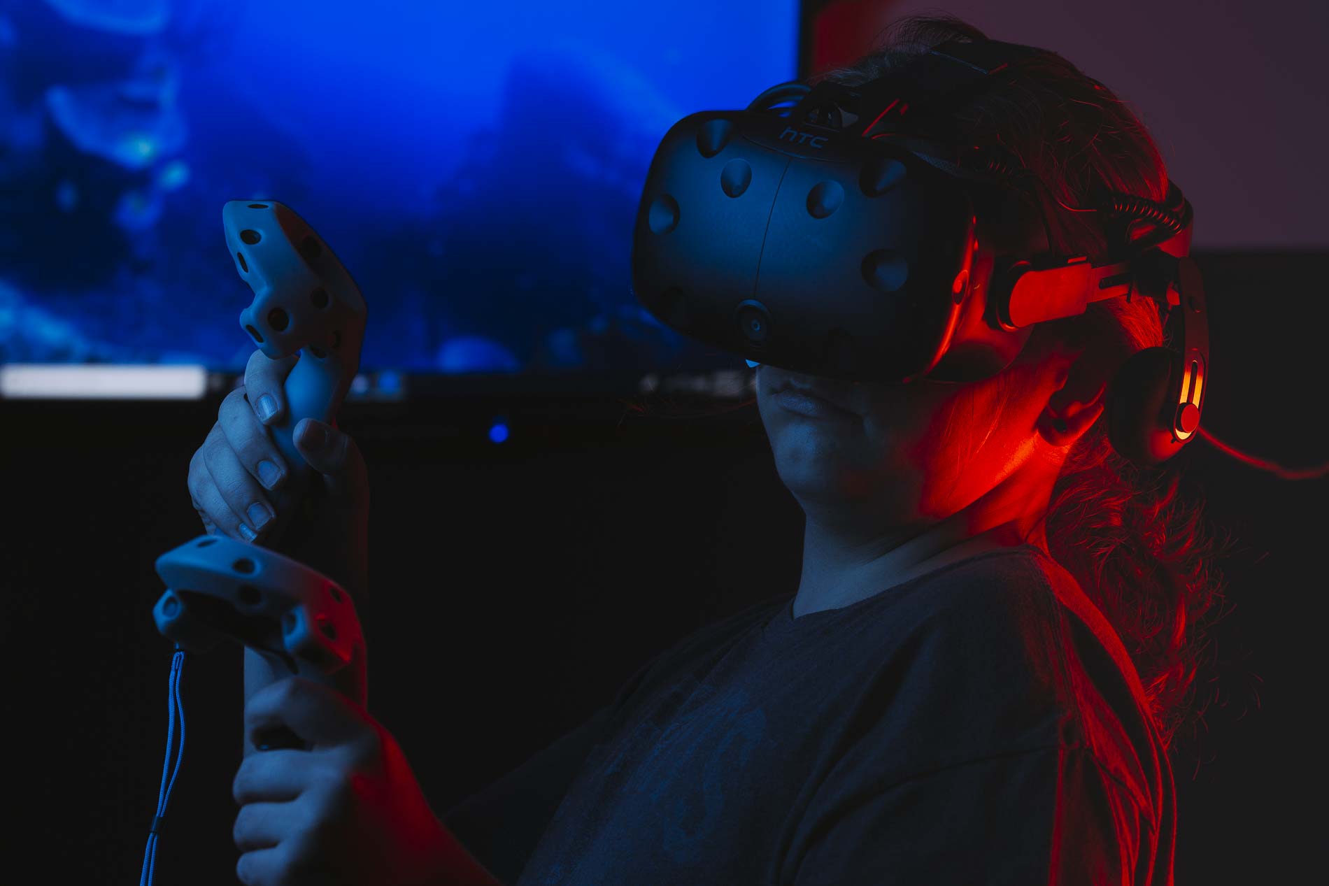  A Bluff City Virtual Reality employee uses reality augmentation equipment at the Cordova location. (Ziggy Mack)