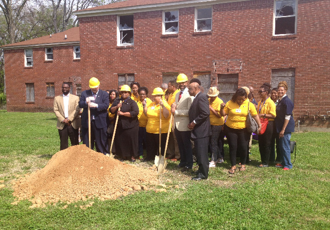 Representatives from Case Managment Inc., City of Memphis and THDA attended the groundbreaking.