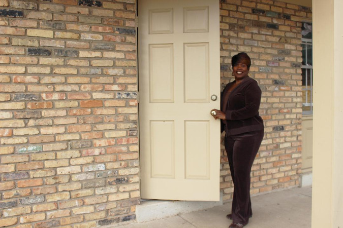 Entrepreneur Gwendolyn House Smith visits the site of her new business at 1750 Frayser Blvd.