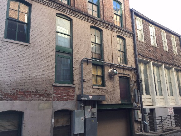 Center Lane in Downtown Memphis is one of the best examples of what Memphis looked like in the late 19th century.