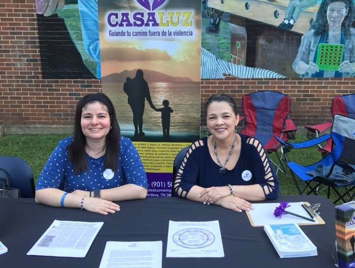 Inés Negrette (R), founder and director of CasaLuz, tables an event at Gaisman Park and Community Center as part of CasaLuz's outreach and awareness work. (CasaLuz)