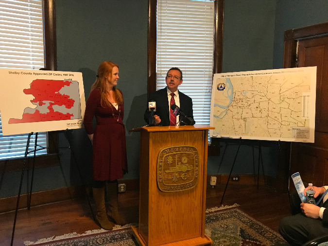 THDA board member Kim Brown and THDA Executive Director Ralph Perrey talk to the program's success at a March 20 event in S. Memphis.