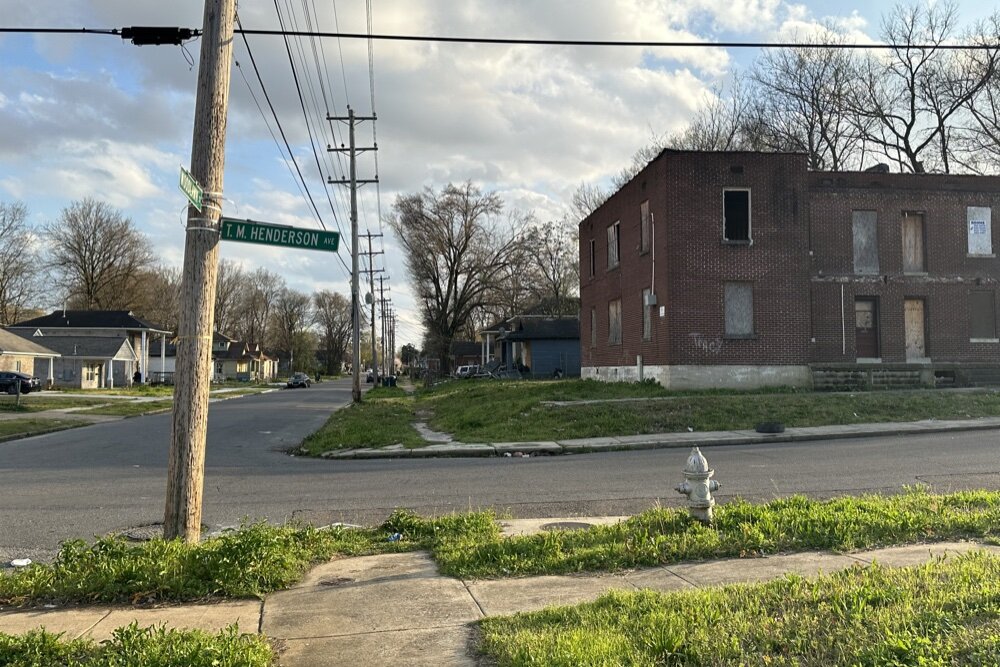 Community Correspondent Tafui Owusu documented blight in Uptown on a sunny day in March 2023.