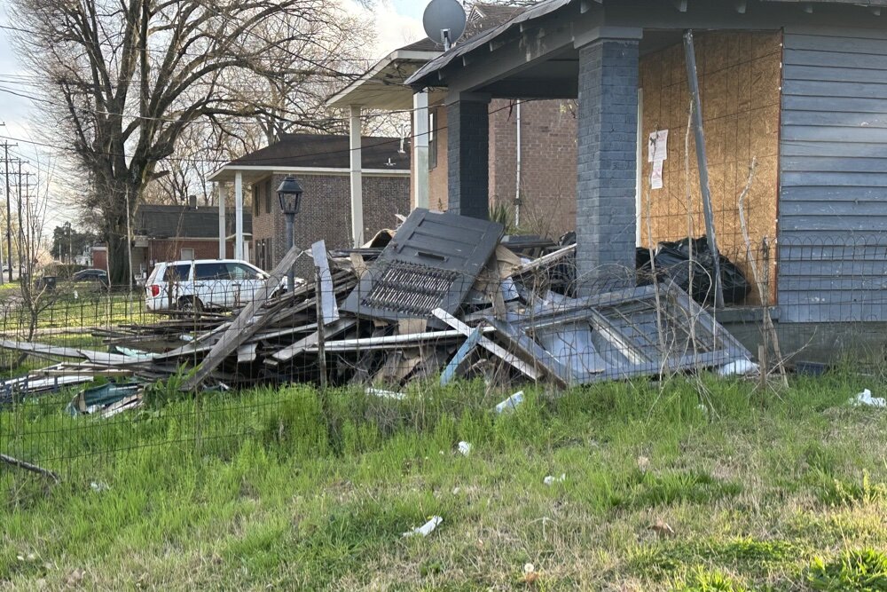 Community Correspondent Tafui Owusu documented blight in Uptown on a sunny day in March 2023.