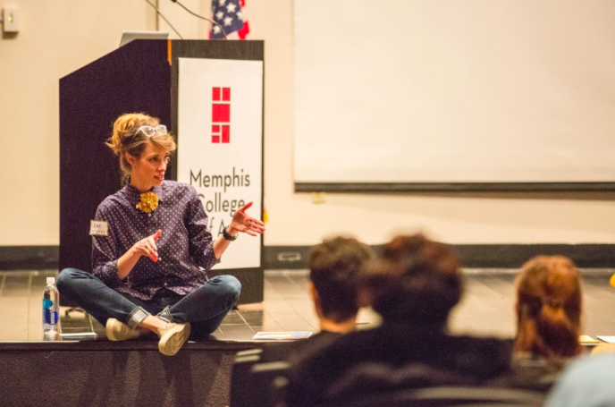 Muddy's Bake Shop founder Kat Gordon speaks to the Rising Tide Society at a February 2018 meeting, held at Memphis College of Art. (Kristen Archer)